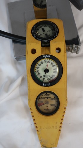 SUUNTO DIVING COMPUTER WITH 2 DACOR XP REGULATORS - Picture 2 of 7