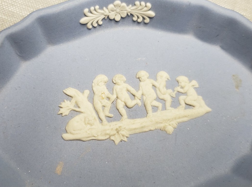 Wedgewood Jasperware Blue & White Cherubs Oval Trinket