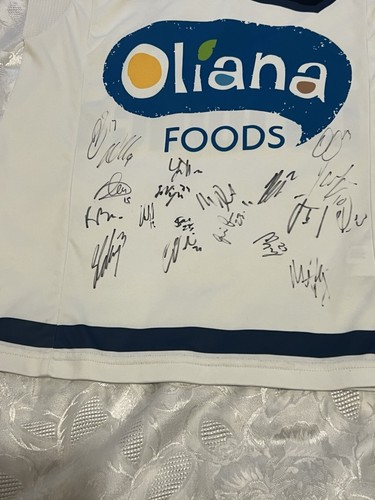 Melbourne Victory  2015/2016 Hand Signed Adidas  Jersey  Shirt SMALL  AWAY - Picture 12 of 17