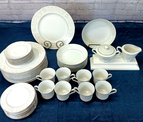Vtg. PARKLANE by Fine China of Japan Service for 8 w/Serving Pieces, White Roses - Picture 13 of 16