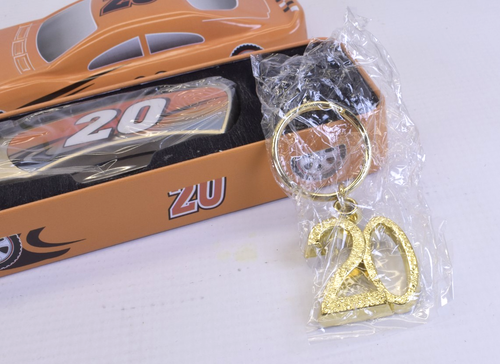 #20 Juego de cuchillos y llaveros en hojalata coleccionable estilo Tony Stewart Nascar - Imagen 4 de 5