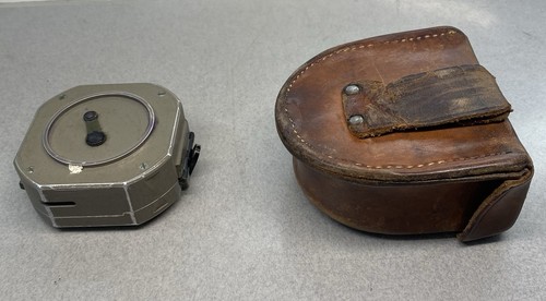 Wm. Brújula de tránsito de bolsillo vintage con estuche de cuero Ainsworth & Sons - Imagen 5 de 15