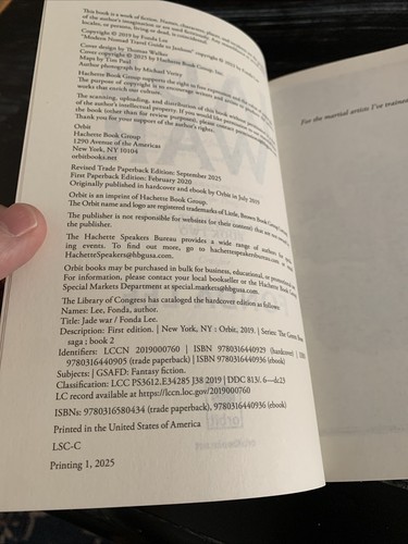 Jade War by Fonda Lee (2025, Trade Paperback) 1st/1st New Cover Edition - Imagen 7 de 7