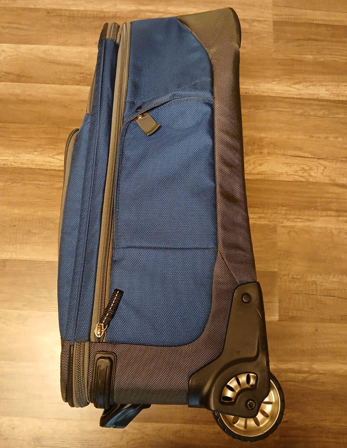 Picture 3 of 23