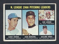 1967 TOPPS #236 NATIONAL LEAGUE PITCHING LEADERS - KOUFAX MARICHAL GIBSON LOOK!