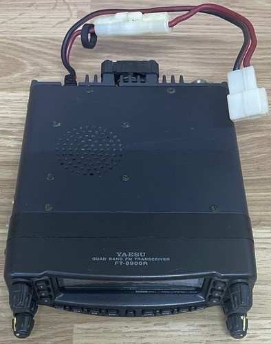 Mint condition Yaesu FT8900R Quad-Band Mobile FM Transceiver - Photo 3/7