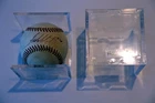 FRANK WHITE KANSAS CITY ROYALS VINTAGE AUTOGRAPHED BASEBALL WITH SHOWCASE