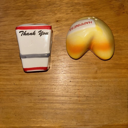 Chinese Food Salt & Pepper Shaker Set Pier 1 Imports Fortune Cookie To Go Box - Picture 2 of 5