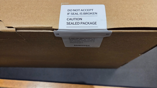 Samsung Galaxy Book5 (15.6", Intel Core Ultra 5, 8GB,256GB) NEW&SEALED - Picture 2 of 4