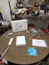 Nintendo Wii Console System White RVL-001 With Box Good Shape /W Wii Sports