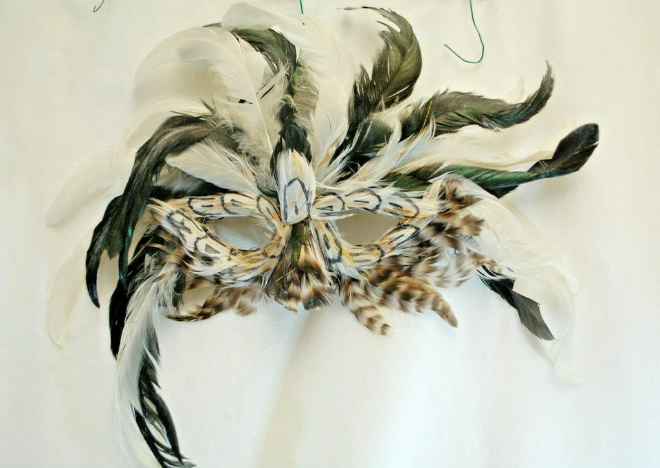 Lote de 3 Máscaras de Ojos Emplumadas Fiesta Mascarada Mardi Gras Artesanales S9932 Foto 3 de 4