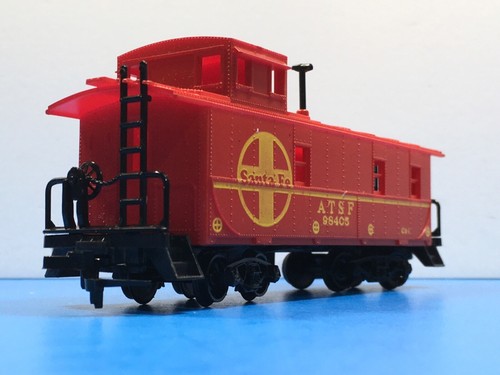 HO Scale “ATSF Santa Fe” 98405 Freight Train Caboose Car - Picture 7 of 12