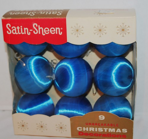 Vintage~SATIN-SHEEN~9 Ornaments~PYRAMID MILLS Co~Bright BLUE~Unbreakable~W/BOX - Foto 1 di 6