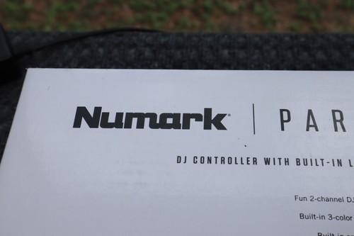 Numark Party Mix Controlador DJ en Vivo Serato NUEVO Caja Abierta Altavoces Luces de Fiesta - Imagen 14 de 17