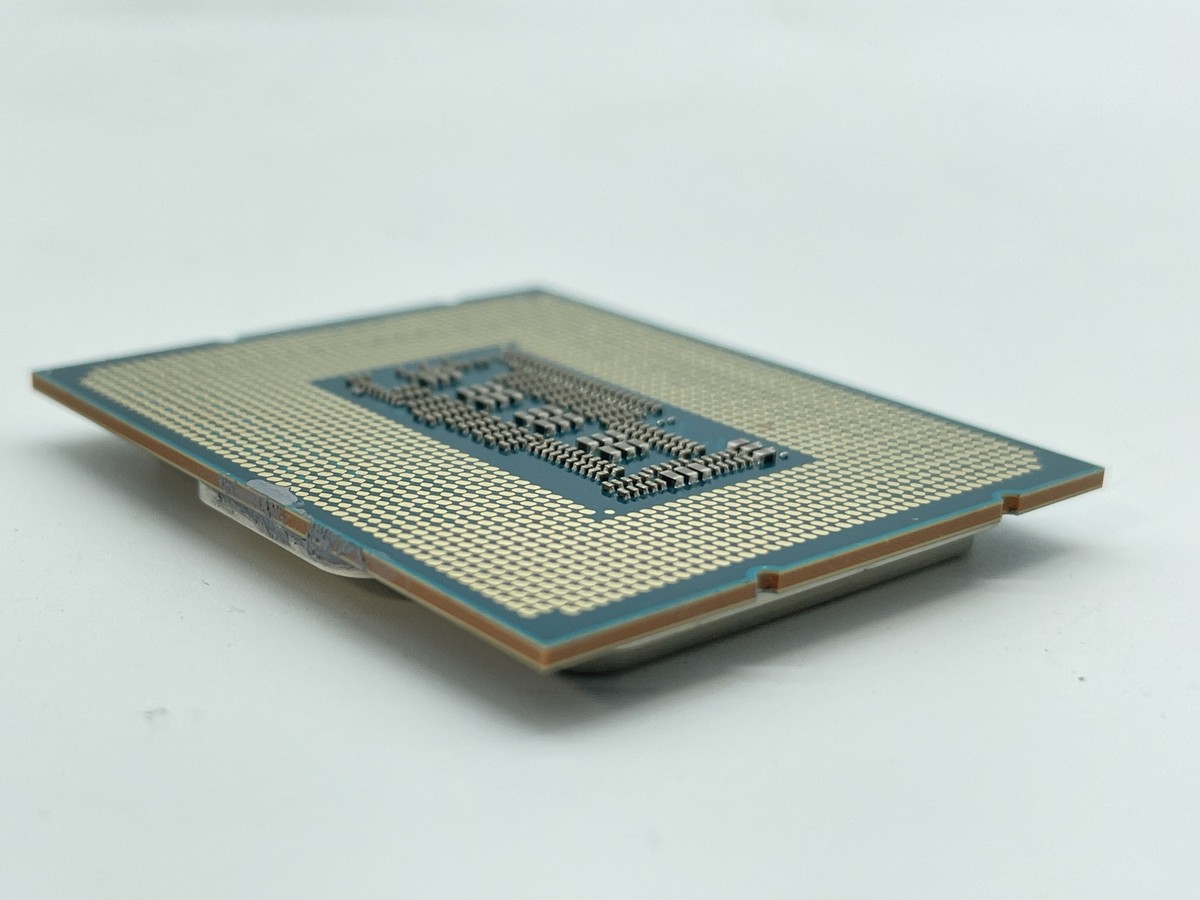 Intel Core i7-13700KF 3.4 GHz 16-Core LGA1700 Processor Used Intel Core i7-13700KF 3.4 GHz 16-Core LGA1700 Processor Used