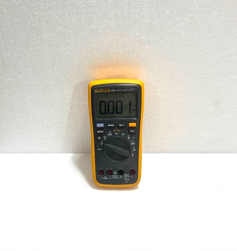 Fluke 17B+ Digital Multimeter Without Accessories/ - Picture 2 of 3