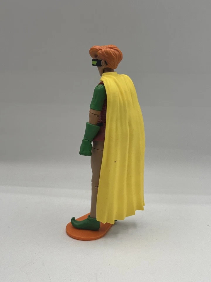 Figura de acción DC Multiverse Batman Dark Knight Returns ROBIN (Carrie Kelly) 6" Foto 3 de 4