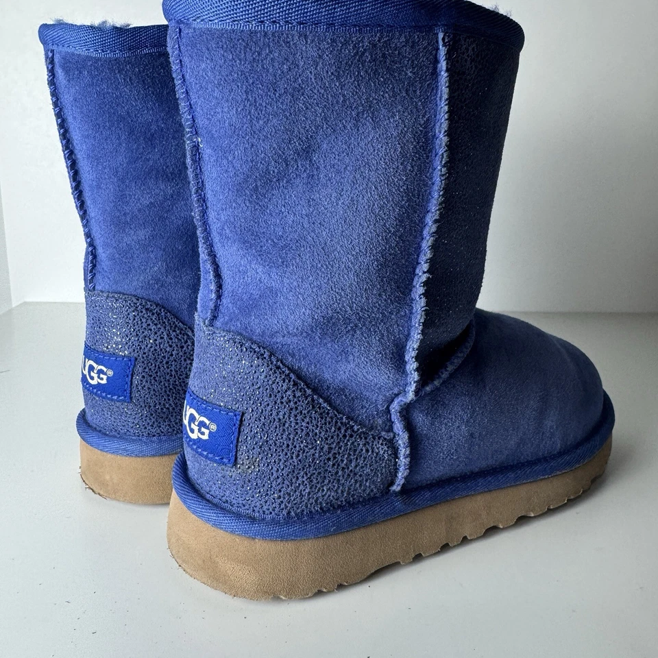 Bota de Invierno UGG Clásica Corta Serein AZUL para Niña-Talla 2Y Foto 4 de 4