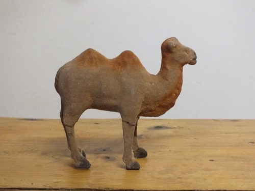 Devineau? Altes Krippenkamel beflockt aus Gips und Holz - Bild 1 von 5