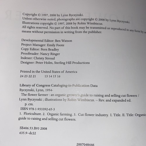 The Flower Farmer: An Organic Grower's Guide to Raising and Selling - Paperback - Picture 5 of 12