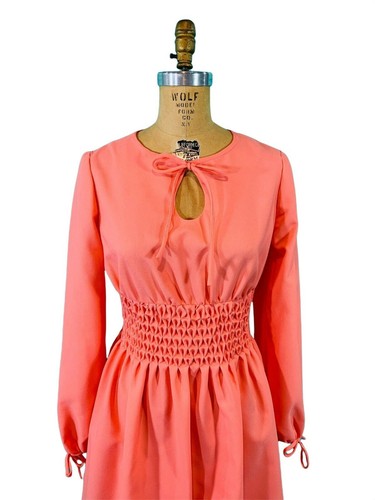 Vintage 1960s Peach Mini Dress Keyhole Shirred Waist W 30-34" - Picture 3 of 10