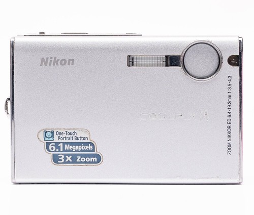 Nikon CoolPix S9 6.1MP Digital Camera - Silver - Picture 2 of 7
