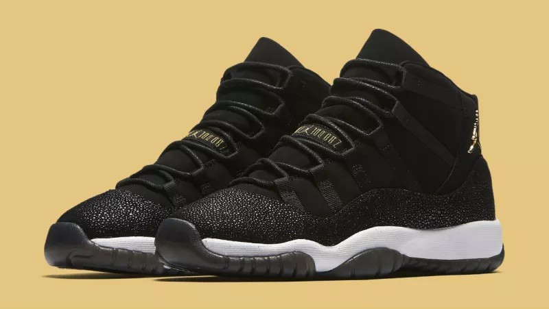 JORDAN 11 RETRO BLACK AND GOLD YOUTH SIZE 9Y JORDAN 11 RETRO BLACK AND GOLD YOUTH SIZE 9Y