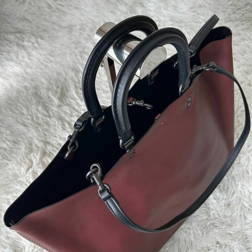 COACH Large Tote Bag Shoulder Bag Grab Tan Leather Charm Strap Included Used - Picture 8 of 9