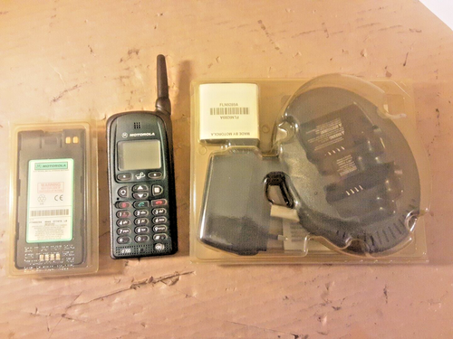 Dolphin Motorola D700 Tetra Funkgerät mit Ladegeräten - OVP - Bild 9 von 22