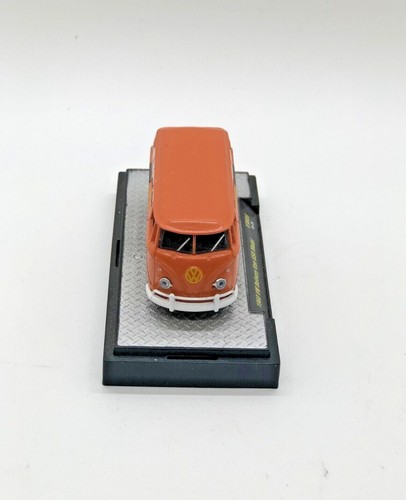 M2 Machines 1960 VW Delivery Van USA Model VW06 1:64 Scale - Picture 3 of 5