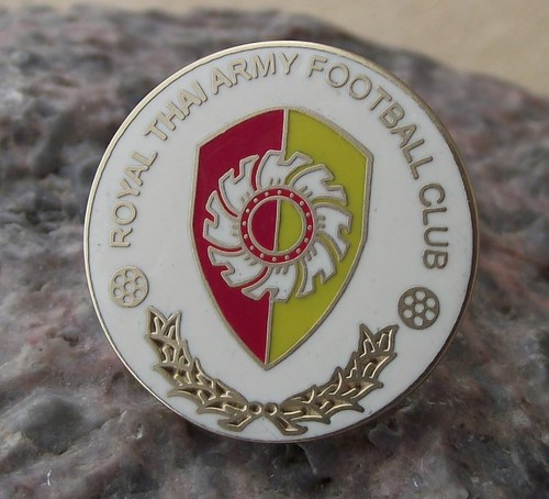 Rare Royal Thai Army Football Club Thailand Soccer Tie Pin Badge Button - Picture 1 of 2