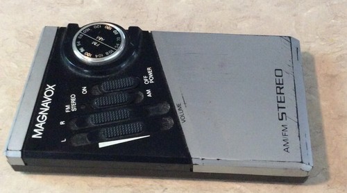 Vintage Magnavox D1600 Black Portable AM / FM Stereo Radio W/ Belt Clip Tested - Picture 6 of 9