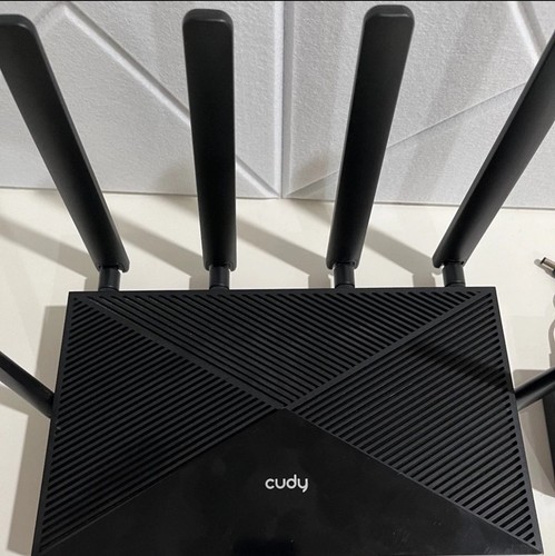 Cudy LT18 CAT 18 4G LTE Advanced WiFi 6 cellular hotspot router AX1800 - Picture 3 of 5
