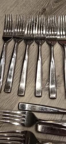 Set of 15 Oneida Stainless Compose Dinner Folks - Picture 5 of 7