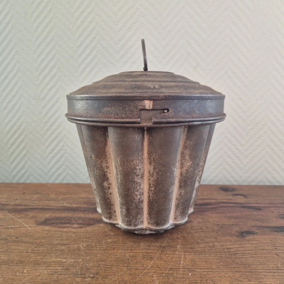 Antiguo molde de pudín de hojalata pastel gelatina pudín Bundt molde con mang... - Imagen 4 de 4