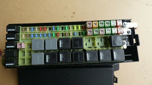 RANGE ROVER SPORT L320 3.0 TDV6 FUSE BOX RELAY AH32-14290-APB - Picture 2 of 9