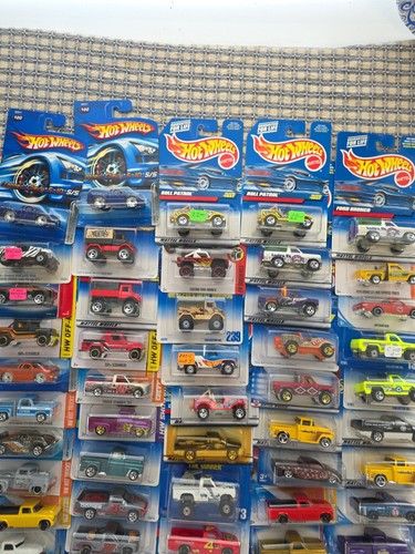 NUEVO ENORME LOTE HOT WHEEL SOLO VARIACIONES CAMIONETA FORD Dodge chevy etc lote de 70 - Imagen 3 de 16