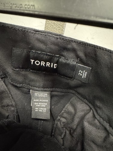 Torrid schwarze Shorts Damengröße 22 " - Bild 3 von 4