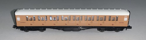 Autocar de corredor Minitrix (13014) 3ª clase Mainline '4173' en teca LNER