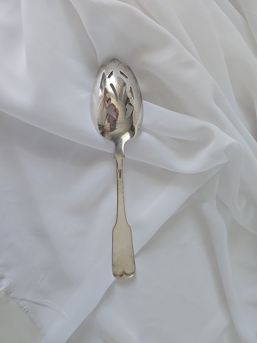Eighteen Ten 1810 by International Sterling Silver Serving Spoon Pierced 8" 64g - Picture 5 of 6