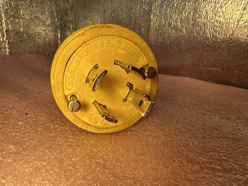 ERICSON 30A/480V/30GR/ PLUG