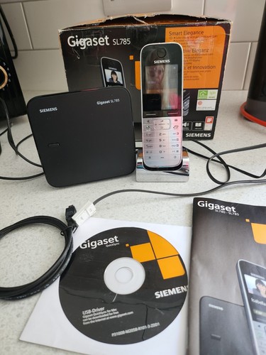 Gigaset Siemans SL78H handset and 785 base