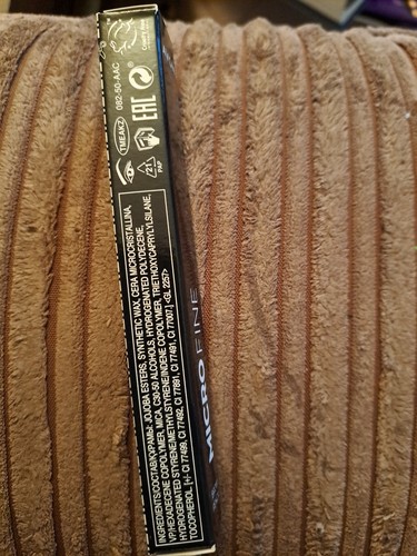 Avon - Microfine Brow Pencil - Soft Black - Picture 5 of 6