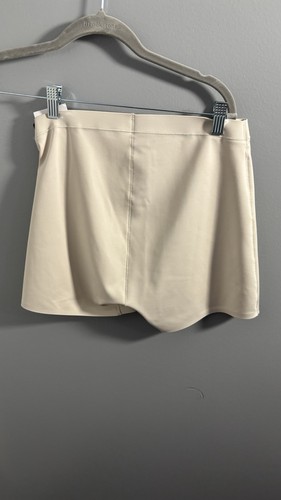 Pantaloncini bici Nike beige medi - Foto 3 di 3