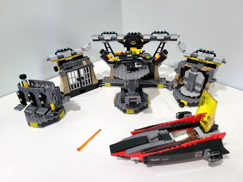 Lego Batcave Break-In set 70909 - No Minifigures - Picture 3 of 8