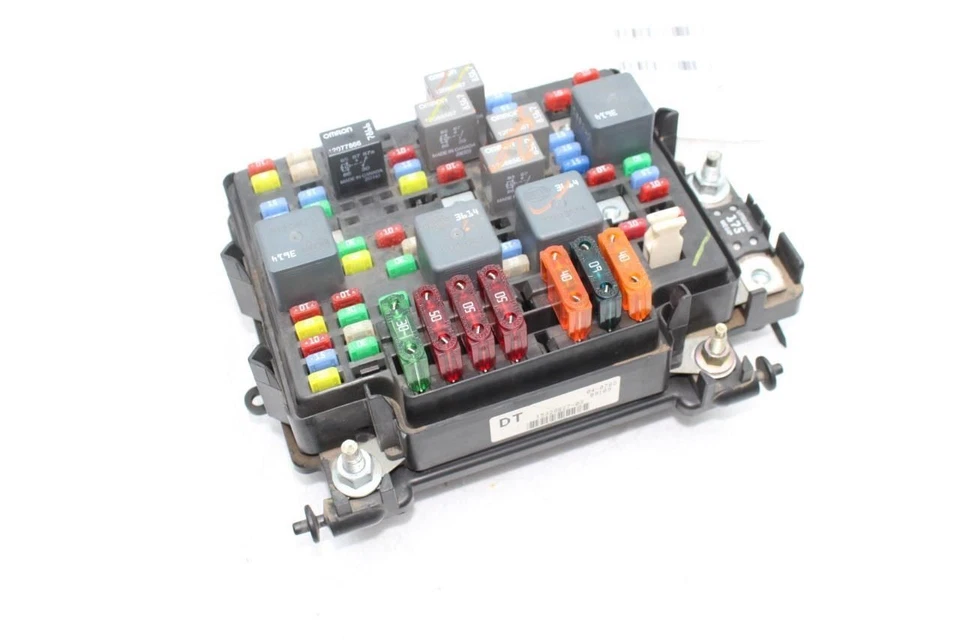 Engine Fuse Box 6.6L Diesel Fits 01-02 SIERRA 2500 PICKUP 71917 - Image 3 of 4