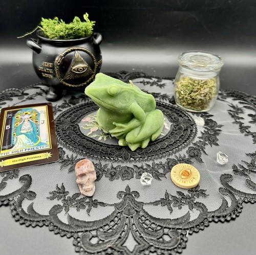Green Frog Beeswax Candle by Big Dipper Wax Works - Picture 1 of 6
