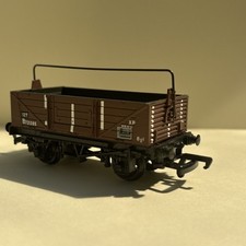 Bachmann 33-226 OO Gauge 12T Hybar Shock Absorbing Wagon BR Brown Livery
