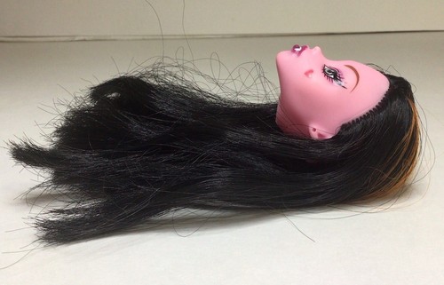 Cabezal de repuesto Monster High Draculaura cabeza rosa pelo negro detalles naranja - Imagen 6 de 15