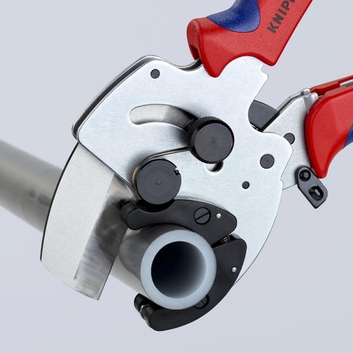 KNIPEX PVC Pipe Cut - Picture 5 of 8